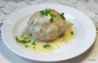 Биточек мясной  в сливочно-грибном соусе с макаронами